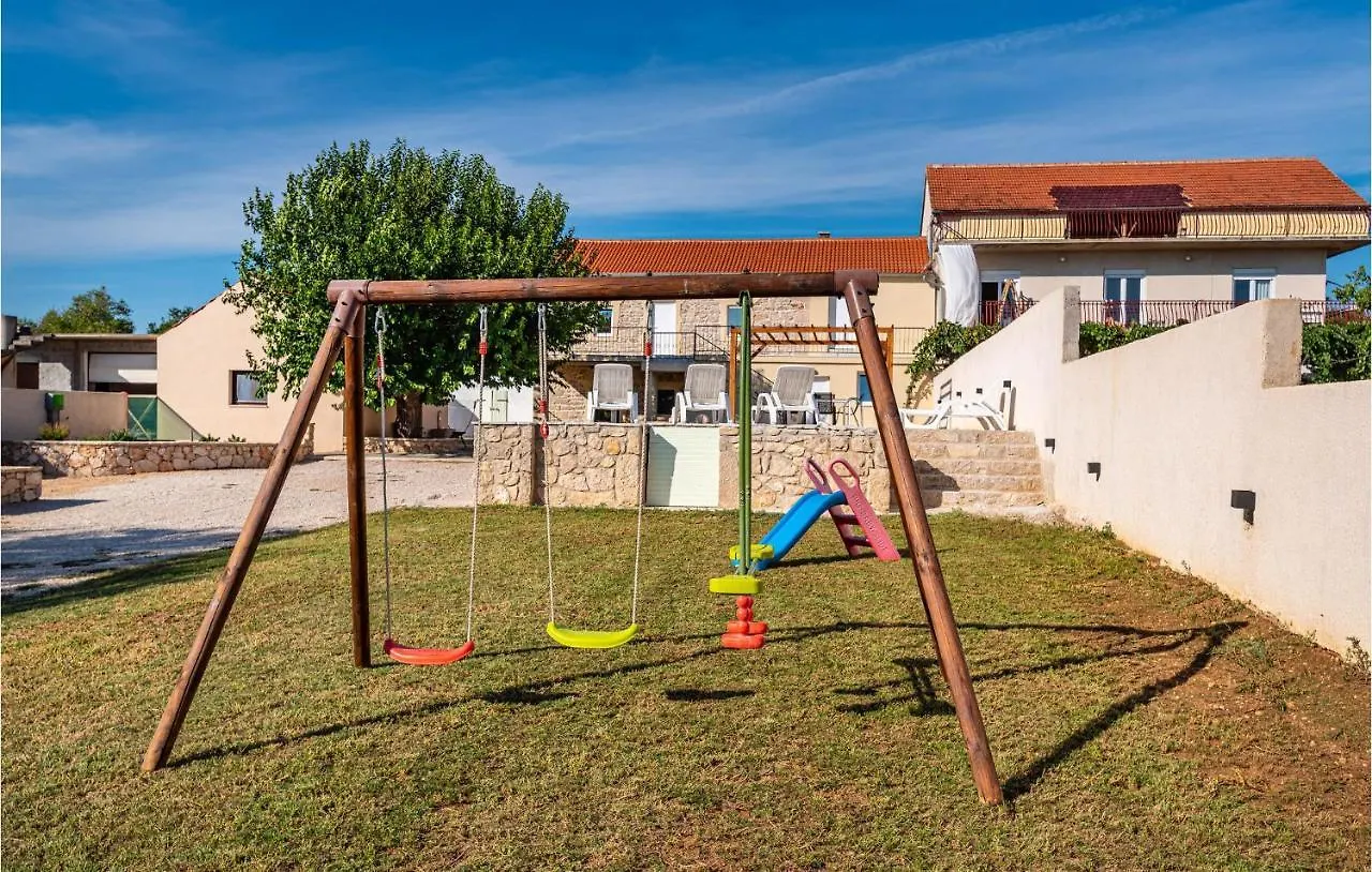 3 Bedroom Stunning Home In Gornje Rastane Donje Rastane Holiday home