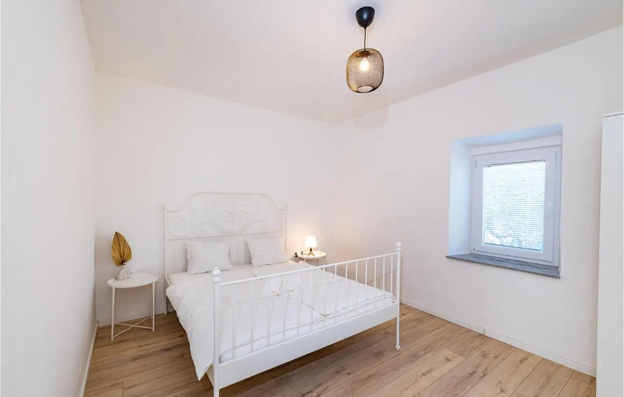 3 Bedroom Stunning Home In Gornje Rastane Donje Rastane Holiday home
