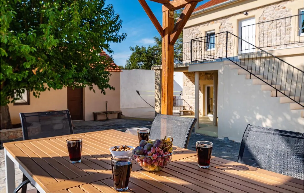 Holiday home 3 Bedroom Stunning Home In Gornje Rastane Donje Rastane