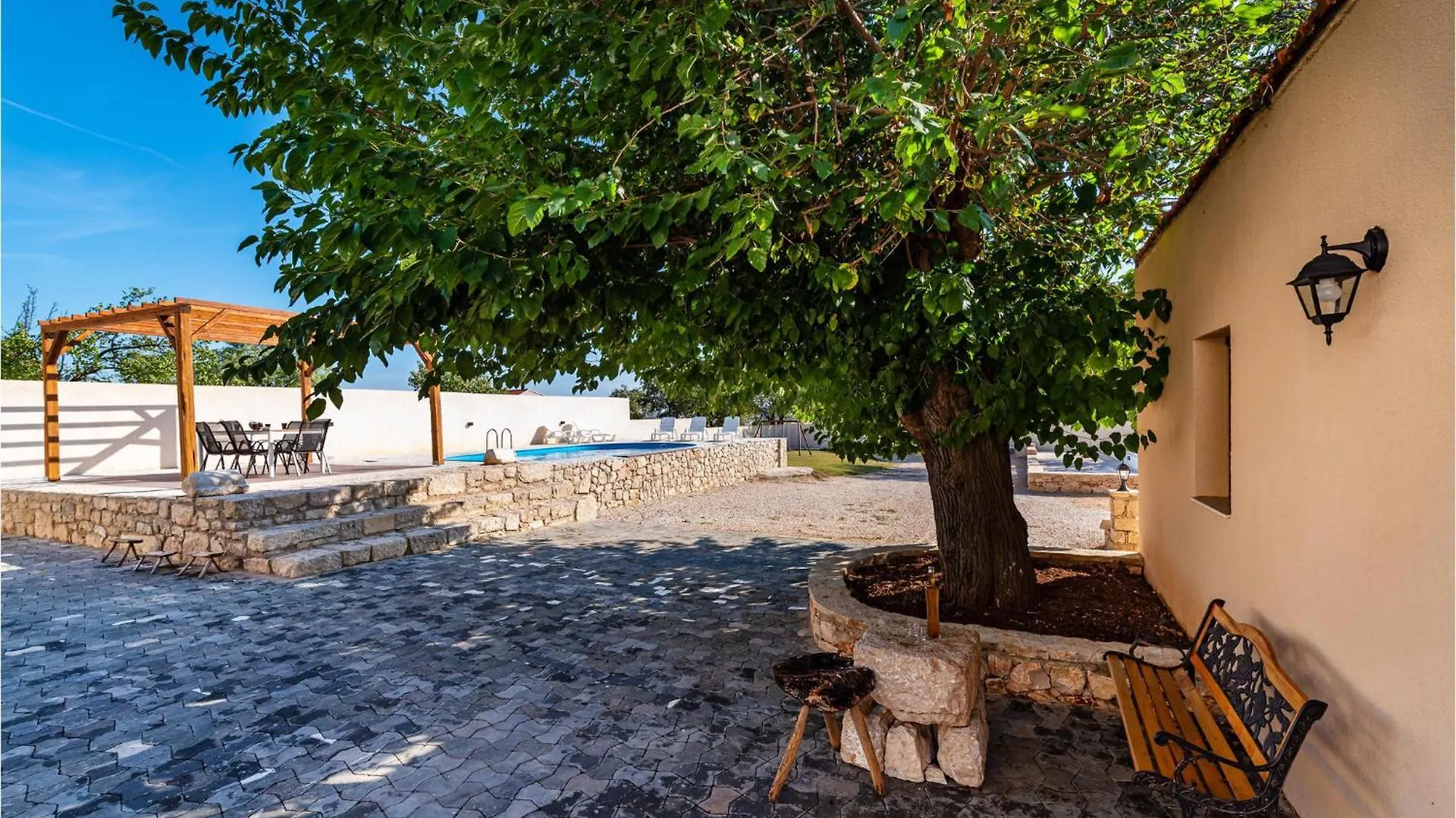 3 Bedroom Stunning Home In Gornje Rastane Donje Rastane Holiday home