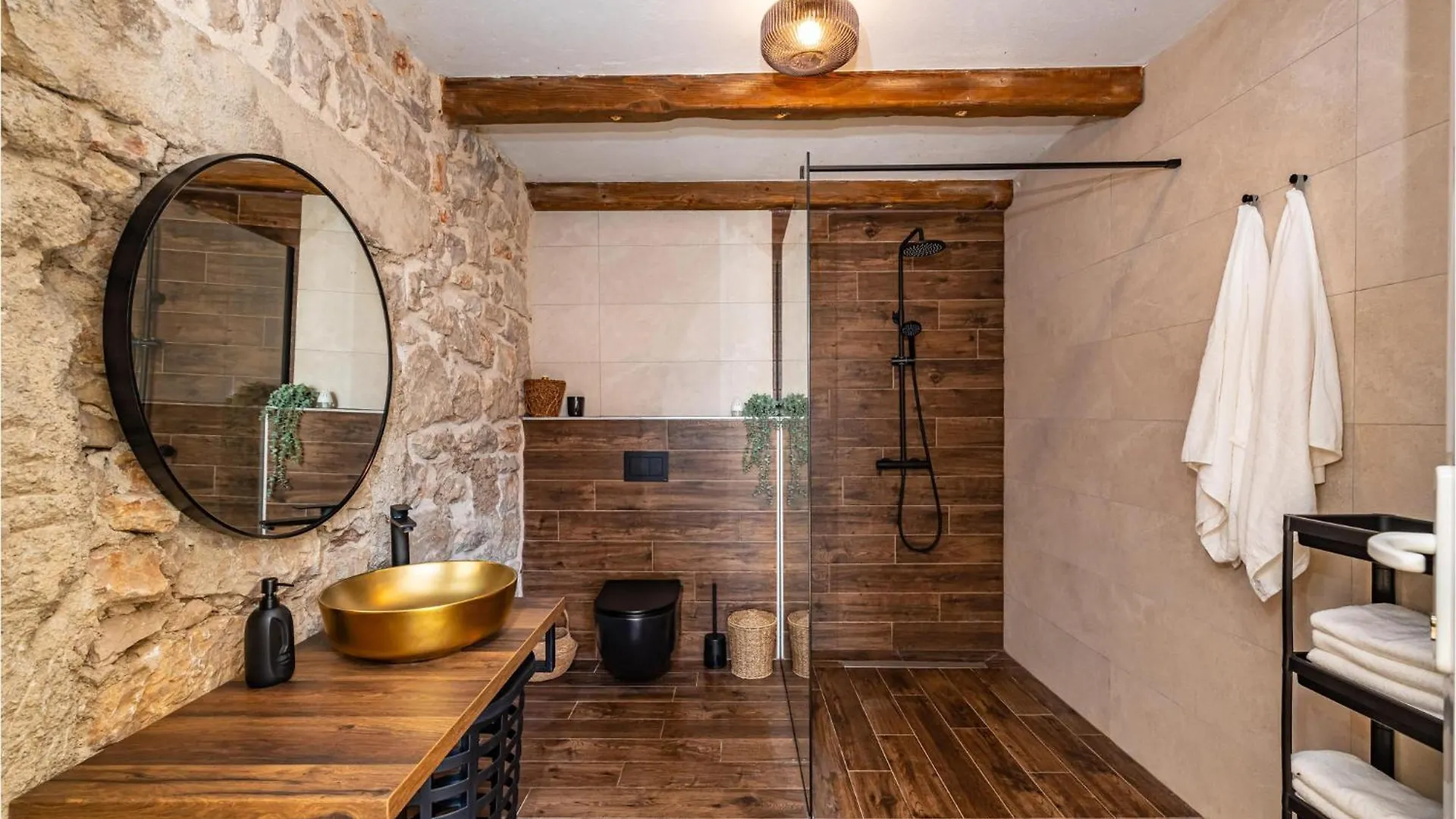3 Bedroom Stunning Home In Gornje Rastane Donje Rastane Holiday home